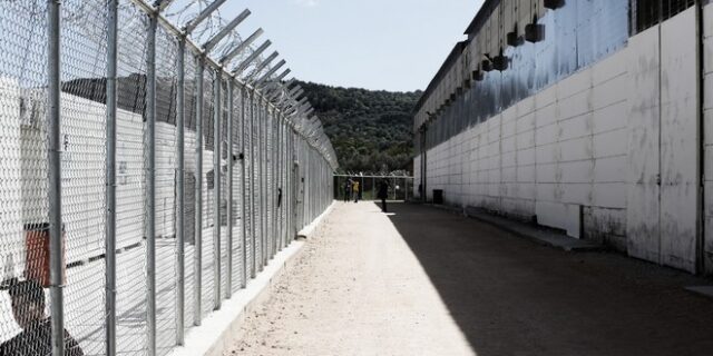 Σάμος: Βρήκαν λοστούς, μαχαίρια, και καδρόνια μέσα στο Hotspot