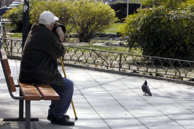 Παρίστανε τον εφοριακό και ‘έβαζε χέρι’ στις συντάξεις ηλικιωμένων