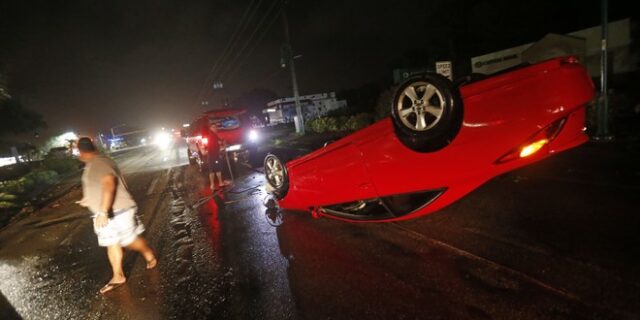 Η Ίρμα ‘κατάπιε’ τη Φλόριντα. 3 νεκροί, συγκλονιστικές εικόνες καταστροφής
