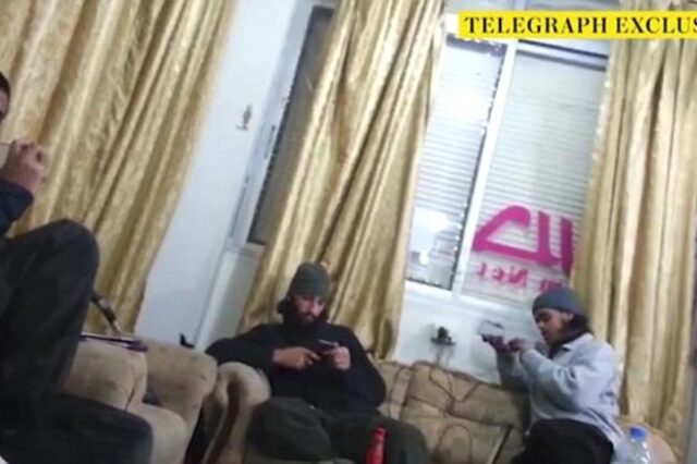 Βίντεο: Ο ‘Τζιχάντι Τζον’ πίνει αμέριμνος τον καφέ του μαζί με τον μακελάρη του Μάντσεστερ