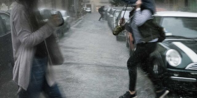 Βροχές, καταιγίδες και πτώση θερμοκρασίας