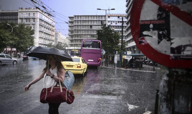 Επιμένει η κακοκαιρία – Βροχές, καταιγίδες και πτώση της θερμοκρασίας