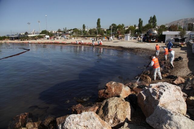 Κλιμάκιο του δήμου Ρότερνταμ στην Αθήνα για την αντιμετώπιση της πετρελαιοκηλίδας