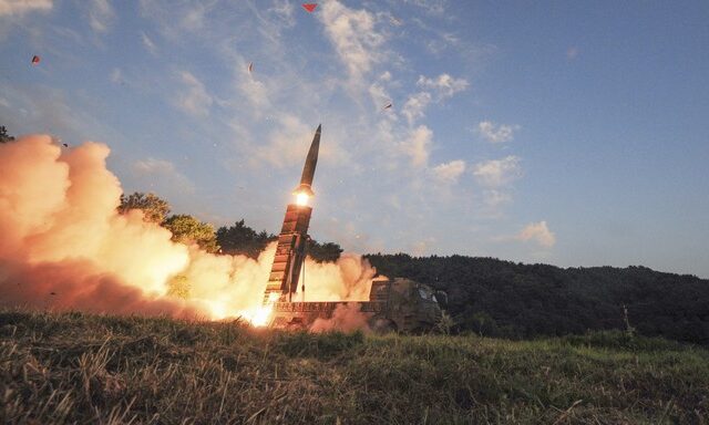 Γιορτάζει η Β. Κορέα, πιθανόν με νέα πυρηνική δοκιμή