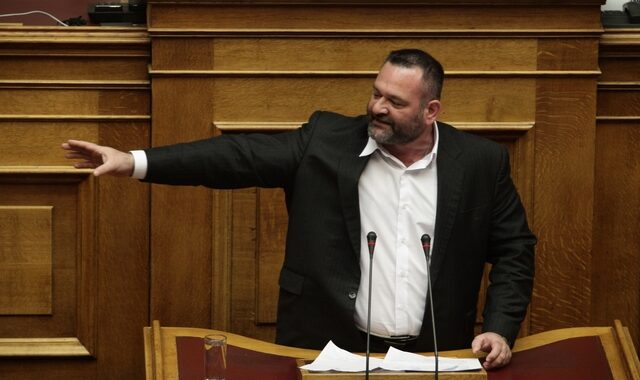 Χουντικό παραλήρημα Λαγού στη Βουλή με το σύνθημα Ελλάς Ελλήνων Χριστιανών