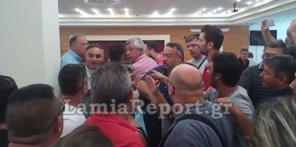 Ένταση στο Δημοτικό Συμβούλιο της Λαμίας