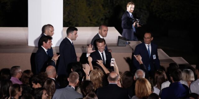 Μακράν με Μακρόν