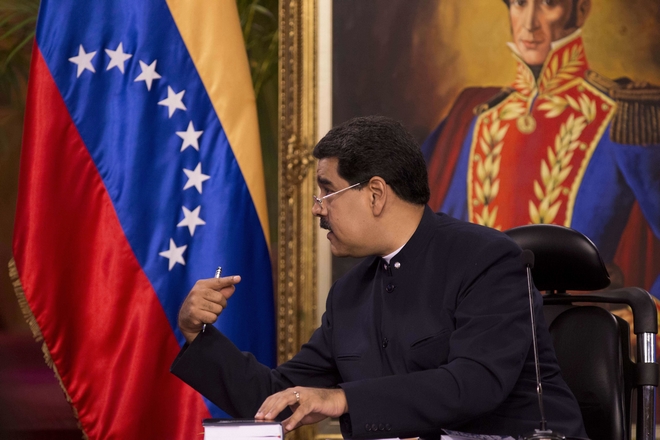 Η Βενεζουέλα σταματά τις συναλλαγές σε αμερικανικά δολάρια