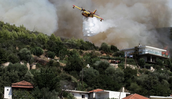 Σε πύρινο κλοιό η Ηλεία: Οι φλόγες πλησιάζουν ξανά τη μαρτυρική Μάκιστο