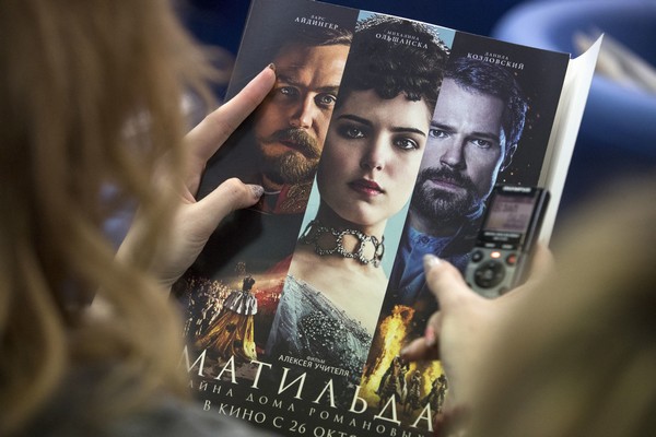 Ρωσία: ‘Ο έρωτας του τσάρου με μια μπαλαρίνα’. Μηνύσεις και καμένα αυτοκίνητα