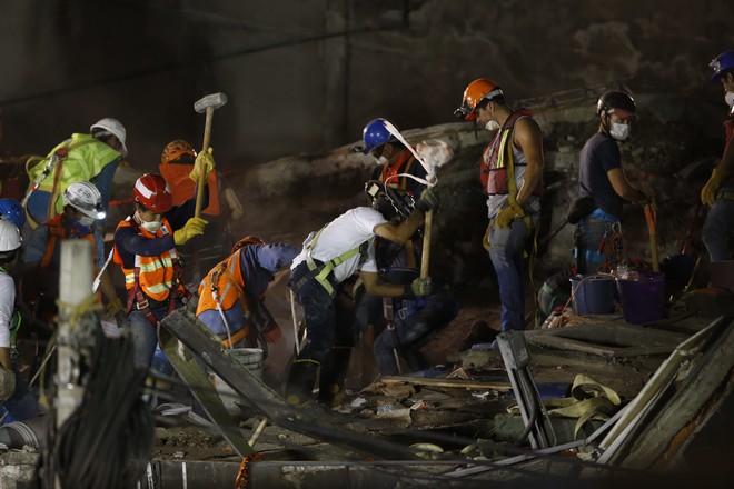 Μεξικό: Ξανάρχισαν οι έρευνες για επιζώντες μετά τον νέο σεισμό
