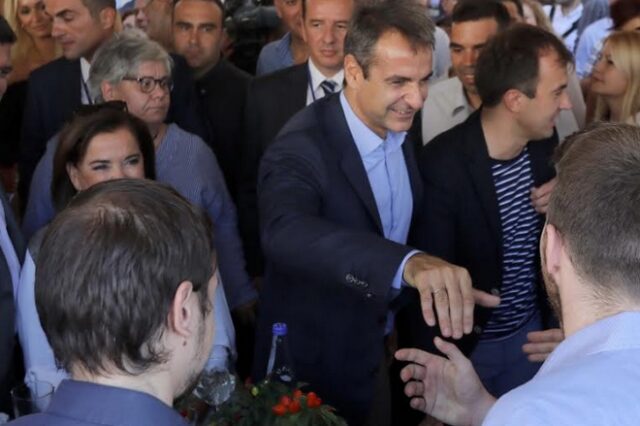 Ο Μητσοτάκης και ο casual Σερραίος