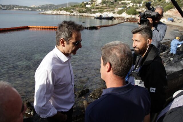 Η τρίτη αυτοψία Μητσοτάκη για την οικολογική καταστροφή του Σαρωνικού