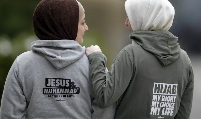 Έρευνα: Αντιμέτωποι με σοβαρές διακρίσεις οι μουσουλμάνοι στην ΕΕ