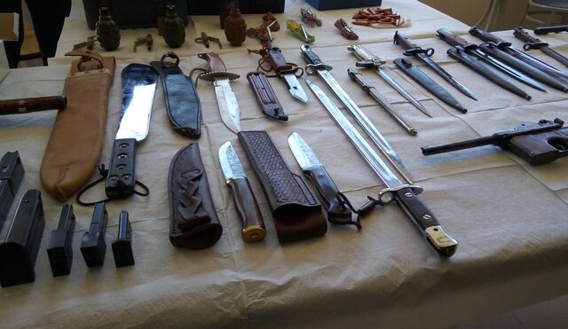 Αυτές είναι οι ‘κουτσομούρες’ και οι ‘σαρδέλες Καλλονής’ που κατέληγαν στα χέρια μπράβων του Πειραιά