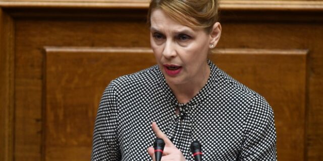 Παπακώστα για Σκοπιανό: Από μηδενική βάση οι διαπραγματεύσεις, δίχως σπουδή από την Ελλάδα