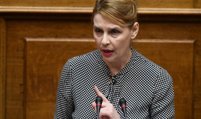 Παπακώστα: Η τρίτη αξιολόγηση πρέπει να κλείσει γρήγορα