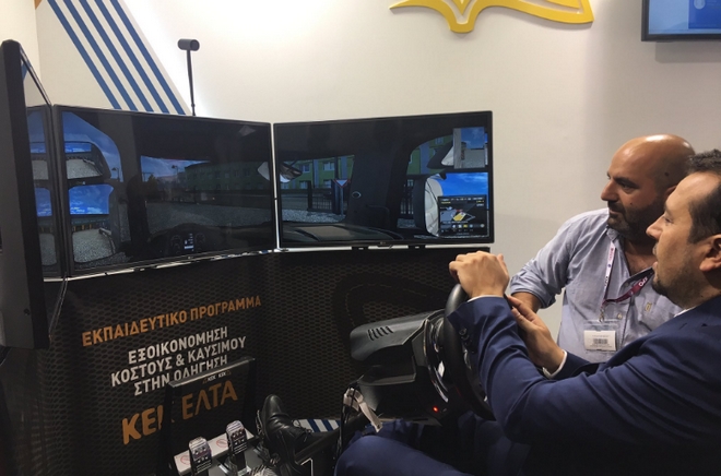 ΔΕΘ Ο Νίκος Παππάς 'οδήγησε' τριαξονικό News 24/7