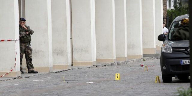 Παρίσι: Συνελήφθη άνδρας που επιτέθηκε με μαχαίρι σε στρατιώτη
