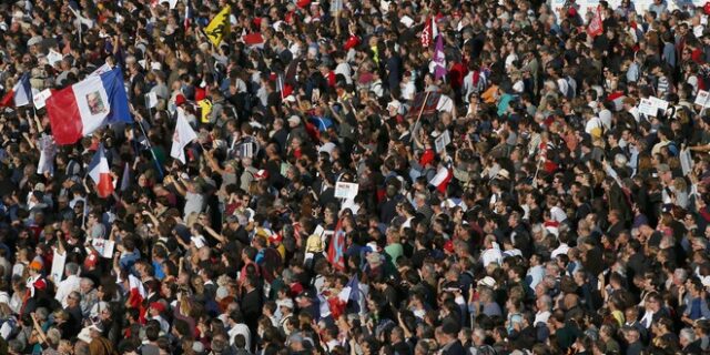 Γαλλία: Δεκάδες χιλιάδες διαδηλωτές κατά της εργασιακής μεταρρύθμισης