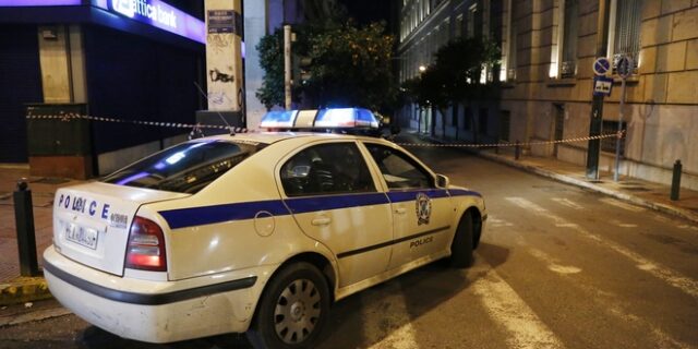 Εισέβαλαν με αυτοκίνητο για ληστεία στα ΕΛ.ΤΑ. Ελευσίνας
