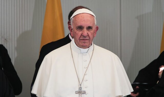 Πάπας Φραγκίσκος: Νιώθω ευγνωμοσύνη προς Ελλάδα και Ιταλία για το προσφυγικό