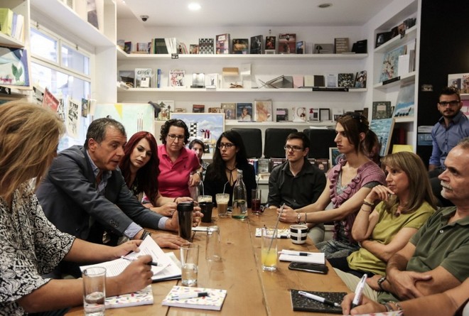 Συνάντηση του Σταύρου Θεοδωράκη με μέλη της ΛΟΑΤΚΙ κοινότητας
