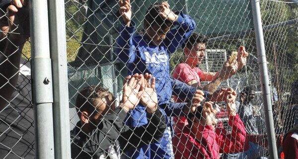 Νέες επιθέσεις ακροδεξιών κατά δημοσιογράφων στη Λέσβο