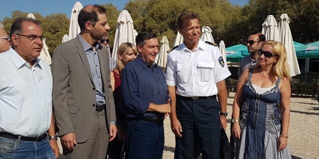 Ολλανδός λιμενικός για Σαρωνικό: Θα περίμενα 4 ημέρες για να κάνω μπάνιο