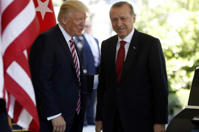 Διαψεύδει ο Λευκός Οίκος για την ‘συγγνώμη’ του Τραμπ στον Ερντογάν