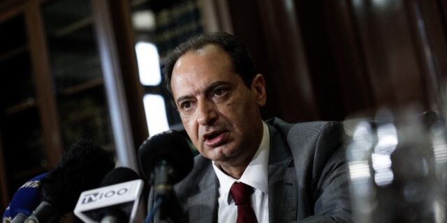 Δωμάτια με πλαστές κάρτες και εισιτήρια, κατήγγειλε ο Χρήστος Σπίρτζης