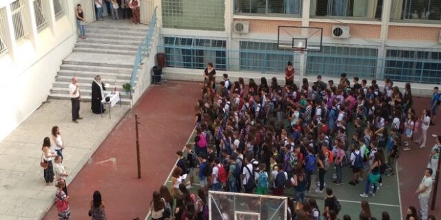 ΟΛΜΕ: Αυτά είναι τα κενά σε Γυμνάσια και Λύκεια