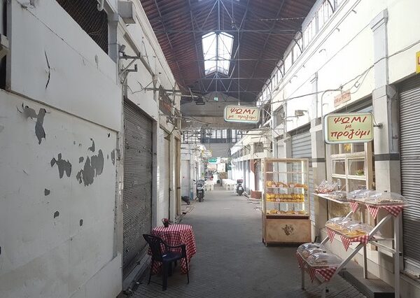 Μοδιάνο: Η ιστορική αγορά, η ιδιωτικοποίηση και οι καταστηματάρχες