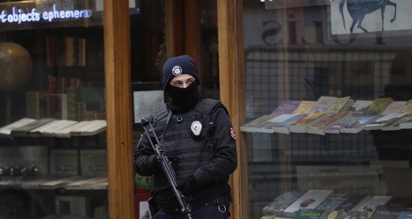 Τουρκία: Νεκρός από πυρά αστυνομικών επίδοξος βομβιστής αυτοκτονίας