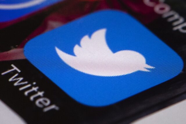 Το Twitter μπλοκάρει τις ναζιστικές σβάστικες