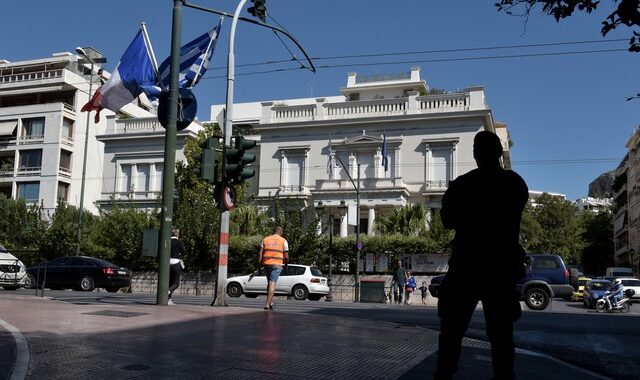 ‘Αποστειρώνεται’ η Αθήνα για να υποδεχθεί τον Γάλλο Πρόεδρο Μακρόν