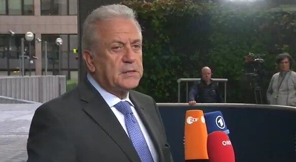 Αβραμόπουλος: Μειώθηκαν 81% οι προσφυγικές ροές σε σχέση με πέρυσι