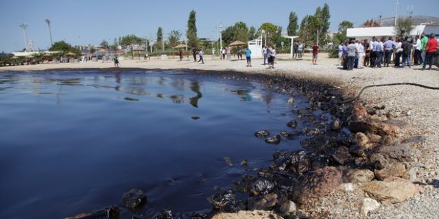 Ρύπανση στο Σαρωνικό: Μάχη με το χρόνο και πόλεμος ευθυνών