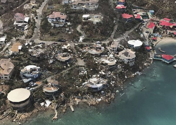 SkyNews: Ομαδική απόδραση από φυλακή των Παρθένων Νήσων μετά τον καταστροφικό τυφώνα