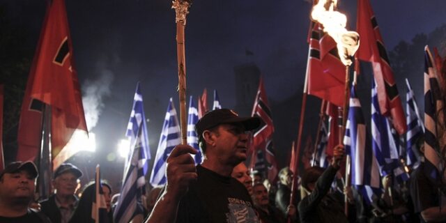 Il Manifesto: Σε κρίση η Χρυσή Αυγή, χάνει και τους ταξιτζήδες