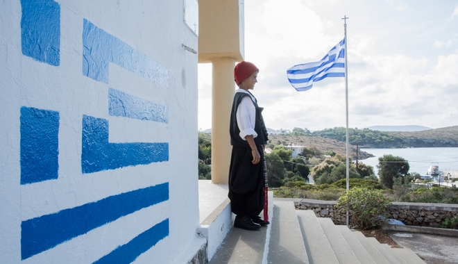 Συγκίνηση στους ακριτικούς Αρκιούς για τον μαθητή που παρέλασε μόνος