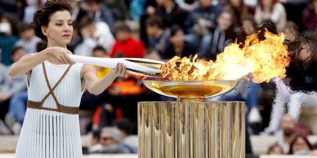 Η φλόγα των Ολυμπιακών ταξιδεύει προς Νότια Κορέα