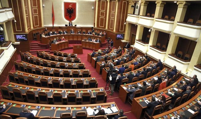 Αλβανία: Αντιδράσεις Βορειοηπειρωτών σε νόμο για τις εθνικές μειονότητες