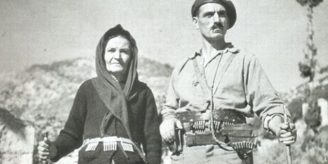 Συγκλονιστικά καρέ από την αντίσταση – Με τους αντάρτες στα βουνά