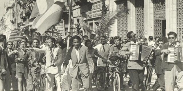 Μηχανή του Χρόνου: Η συγκλονιστική στιγμή που ο εκφωνητής αναγγέλλει την Αθήνα ελεύθερη από τους ναζί