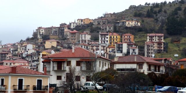 Επιχείρηση διάσωσης για αεροπτεριστές στην Αράχωβα