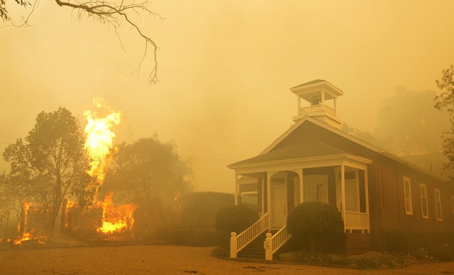 ΗΠΑ: Στις φλόγες η Καλιφόρνια- 10 νεκροί