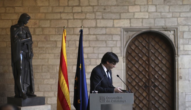 Ισπανία: Να τεθεί υπό κηδεμονία η Καταλονία ζητά η αντιπρόεδρος Σανταμαρία
