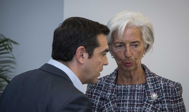 Το γάντι στο ΔΝΤ