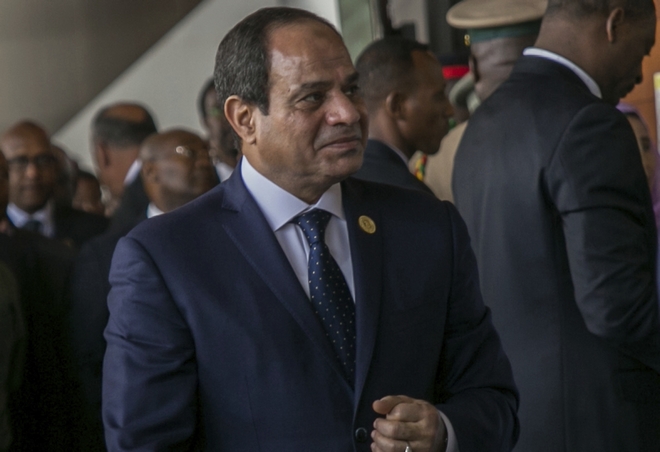 Αίγυπτος: Ο Σίσι ‘ξήλωσε’ τον αρχηγό του Γενικού Επιτελείου Στρατού